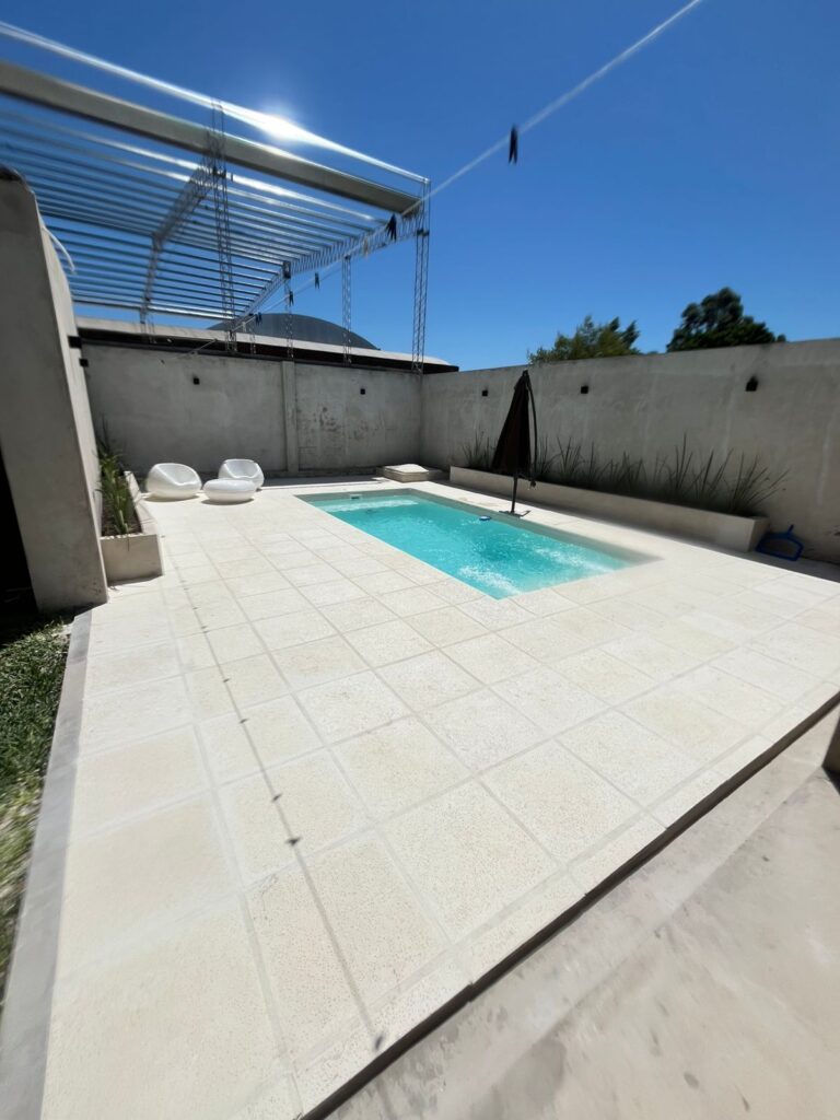 Piscina de Fibra de Vidrio Modelo 6300 (4)