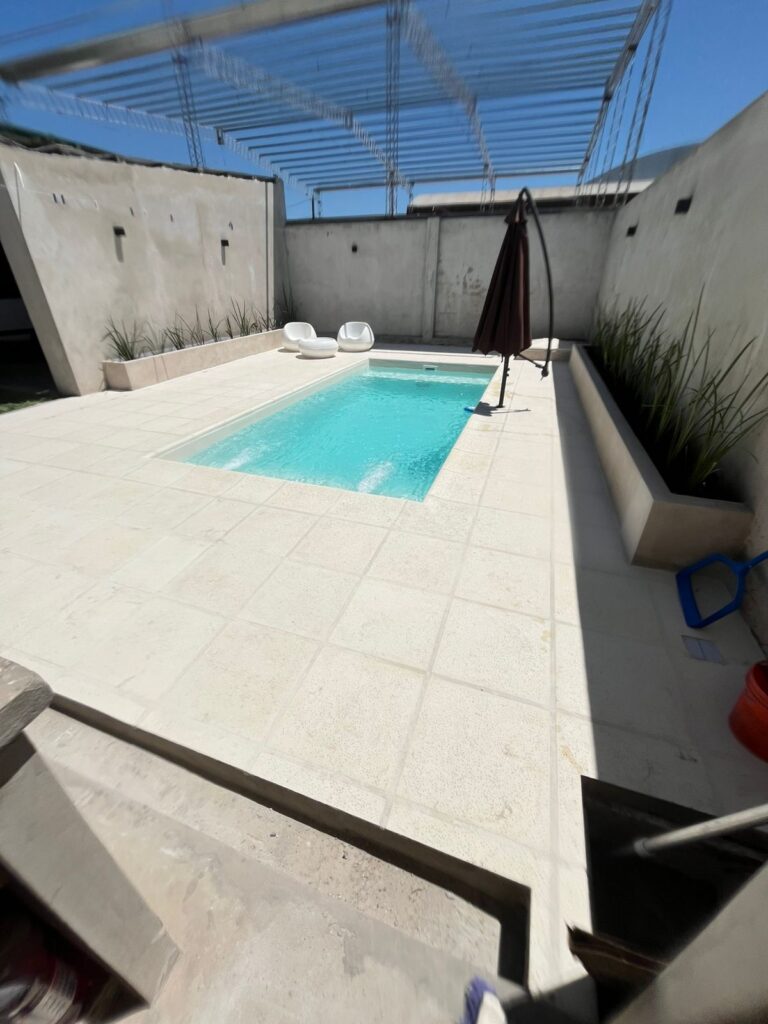 Piscina de Fibra de Vidrio Modelo 6300 (5)