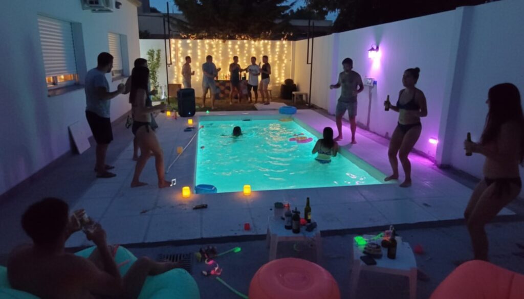 pool party noche