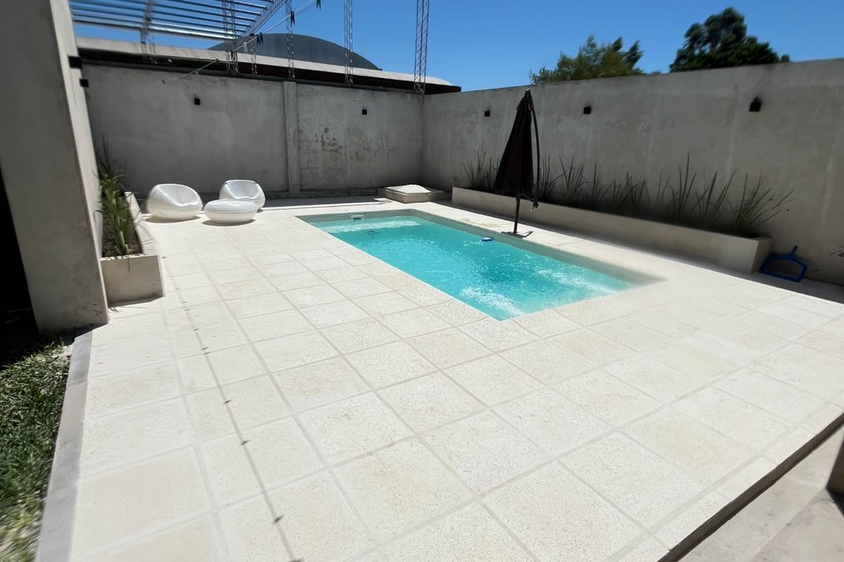 Piscina de Fibra de Vidrio Modelo 6300 (4)